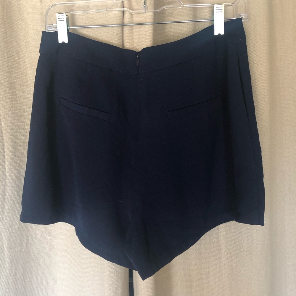 NWOT cupcakes & cashmere Navy Pleated Skort - Picture 4 of 5